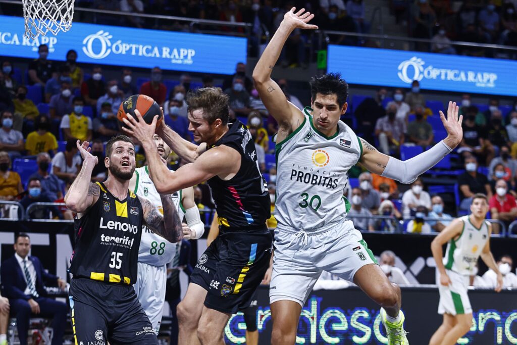 El Lenovo Tenerife inicia la eliminatoria ante el Joventut en la Liga Endesa