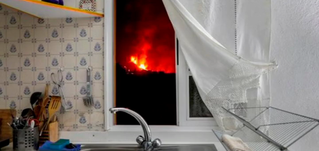 Una foto del volcán de La Palma, finalista de los Premios Pulitzer