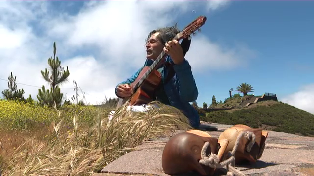 La música como vehículo de unión con los ancestros en el arte de Juan Mesa