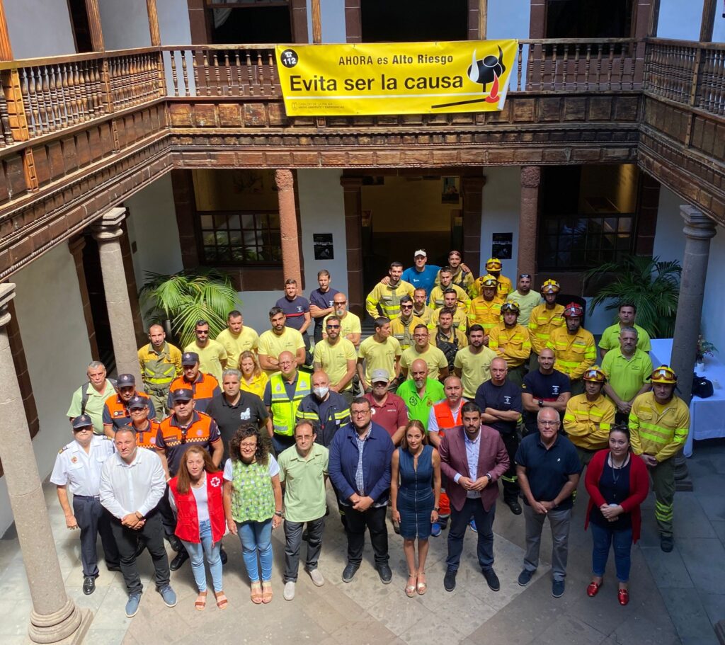 Más de 400 efectivos reforzarán la campaña de La Palma contra incendios