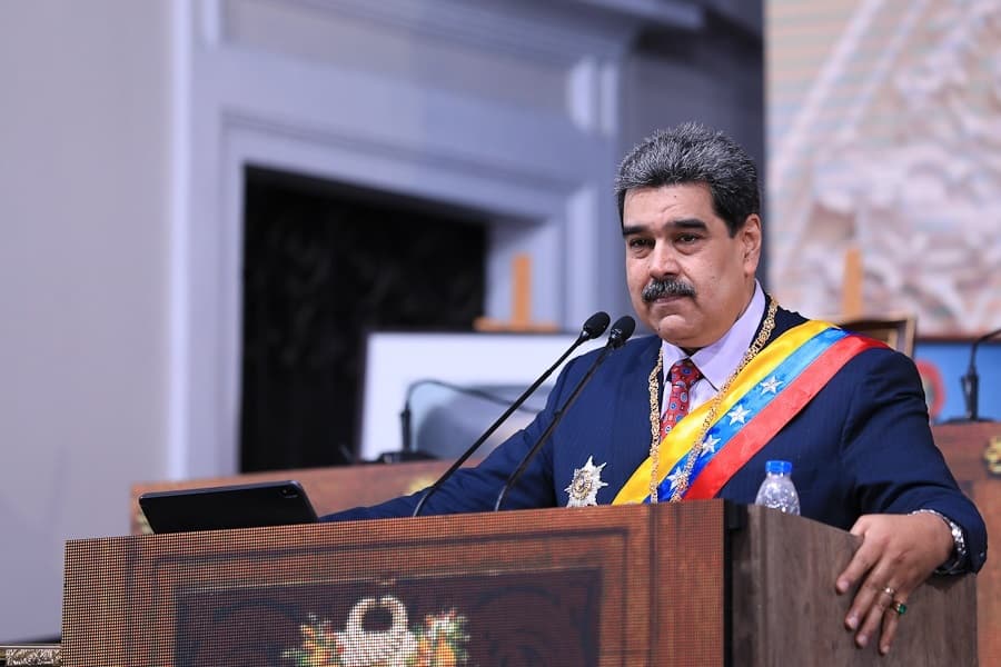 Maduro anuncia la suspensión de las clases ante el ciclón tropical