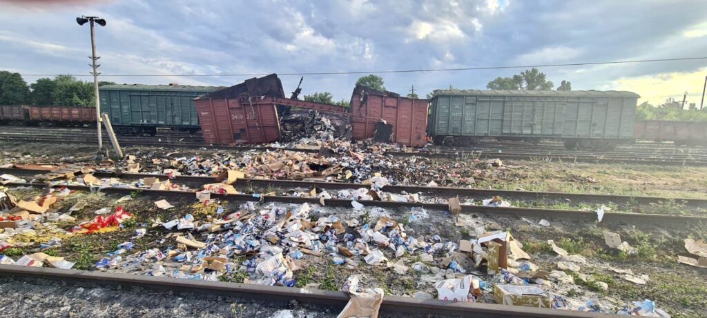 Misiles rusos destrozan el tren con comida de la ONG World Central Kitchen (WCK)