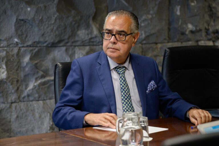 Francisco (CES) insta a planificar Canarias y «dimensionar todo» ante el incesante crecimiento demográfico