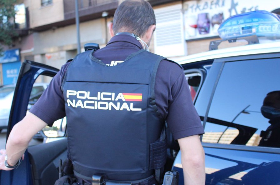 Detenida una pareja en Lugo por grabar a terceros en un piso de alquiler vacacional