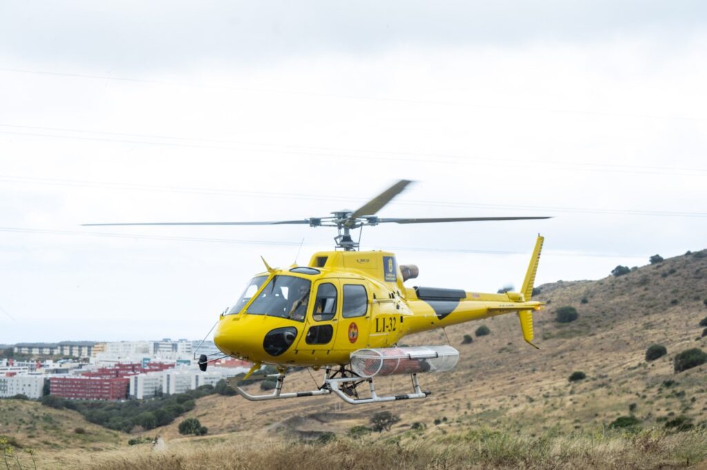 Rescatan en helicóptero a un parapentista que cayó a un barranco en Adeje, Tenerife