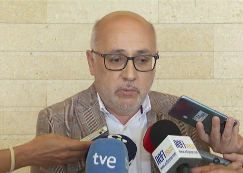 Morales pide apoyo del Estado para financiar el tren eléctrico y "avanzar en el transporte sostenible"