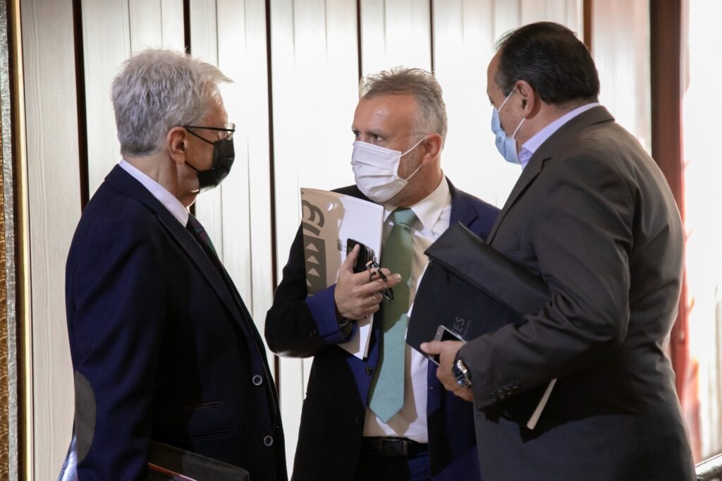 El Gobierno canario se presenta como perjudicado para reclamar los cuatro millones de euros que presuntamente pagó en el 'caso mascarillas'