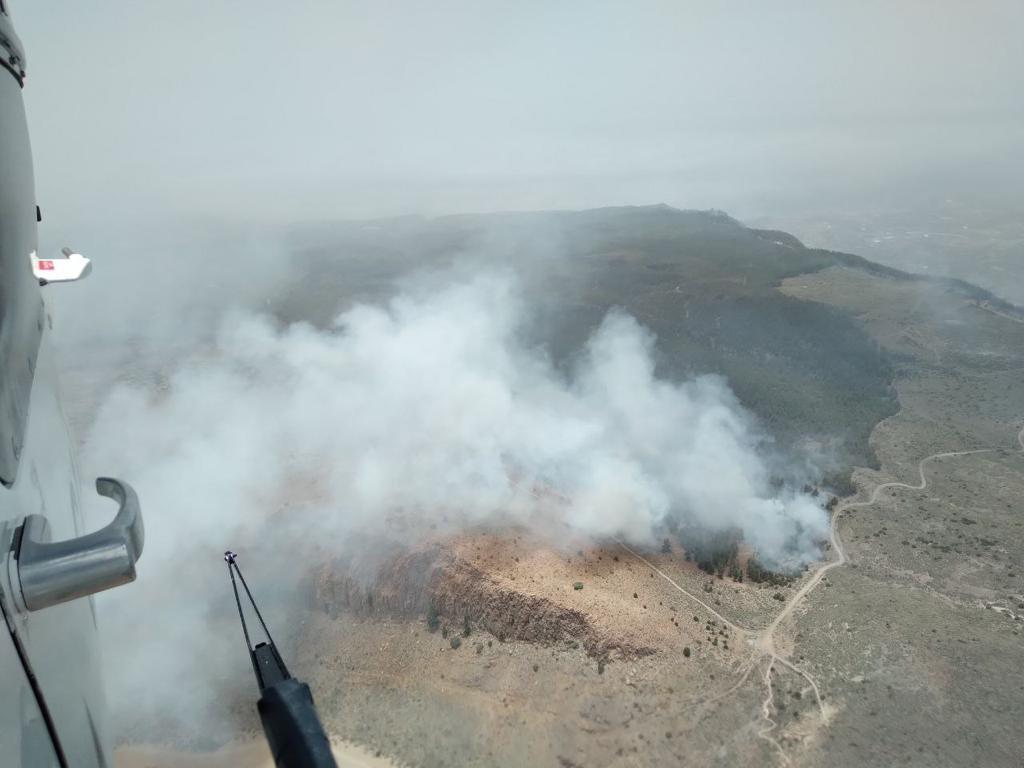 Incendio suma más de 2.700 hectáreas afectadas y 26 kilómetros de perímetro