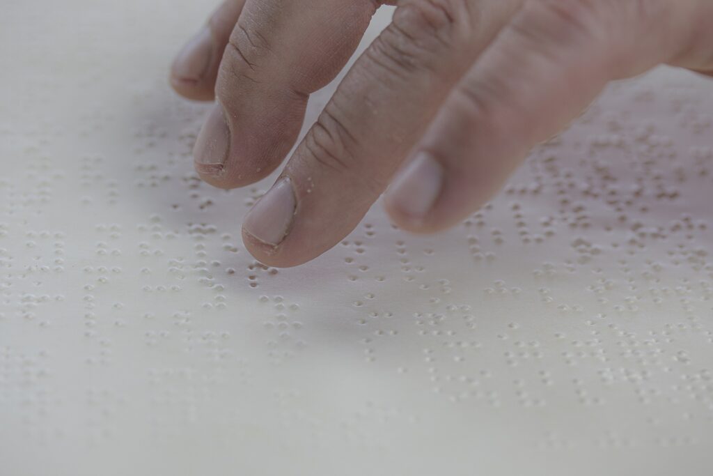 Un niño de cuatro años pide que se ponga en Braille el etiquetado de productos