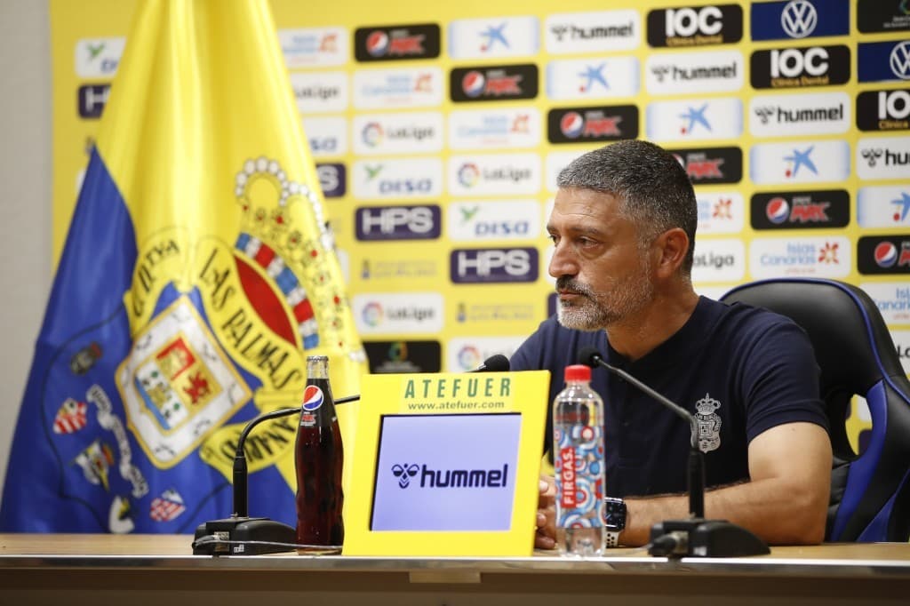 Pimienta: "El Málaga será aún más difícil tras su dolorosa derrota en Burgos"