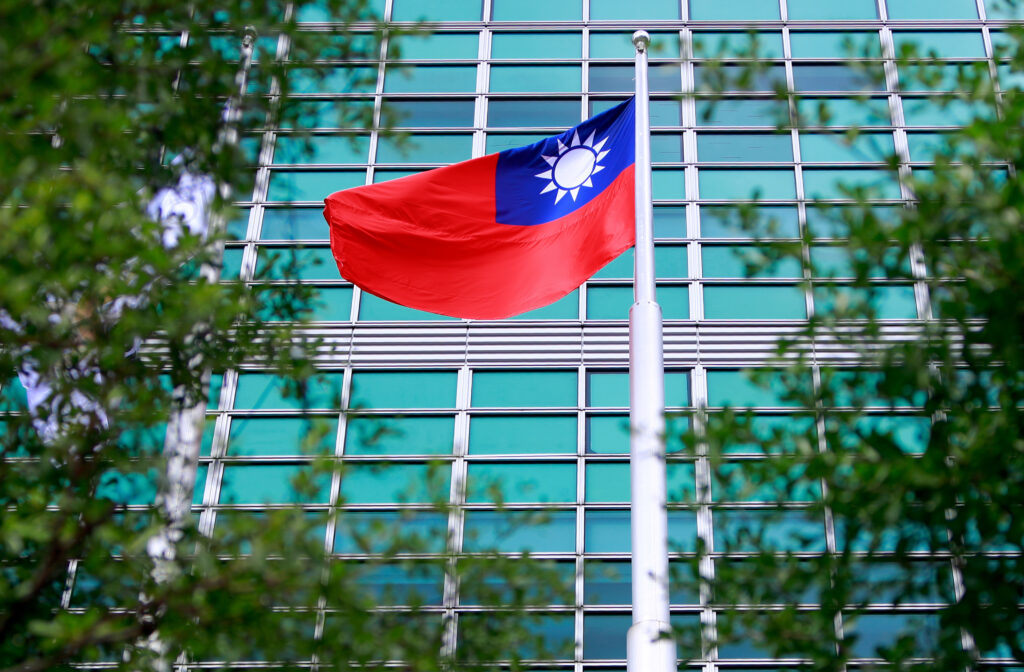 China afirma que "no tolerará" el separatismo en Taiwán e insiste en usar la fuerza si es necesario