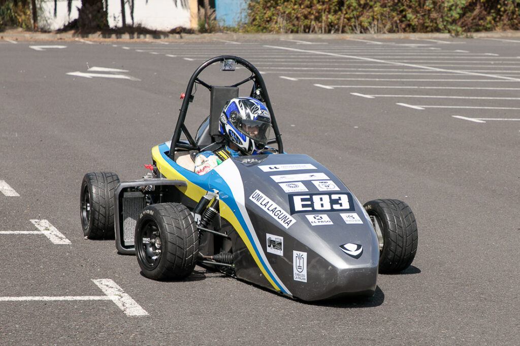Estudiantes de la ULL presentan un coche eléctrico en la Fórmula Student