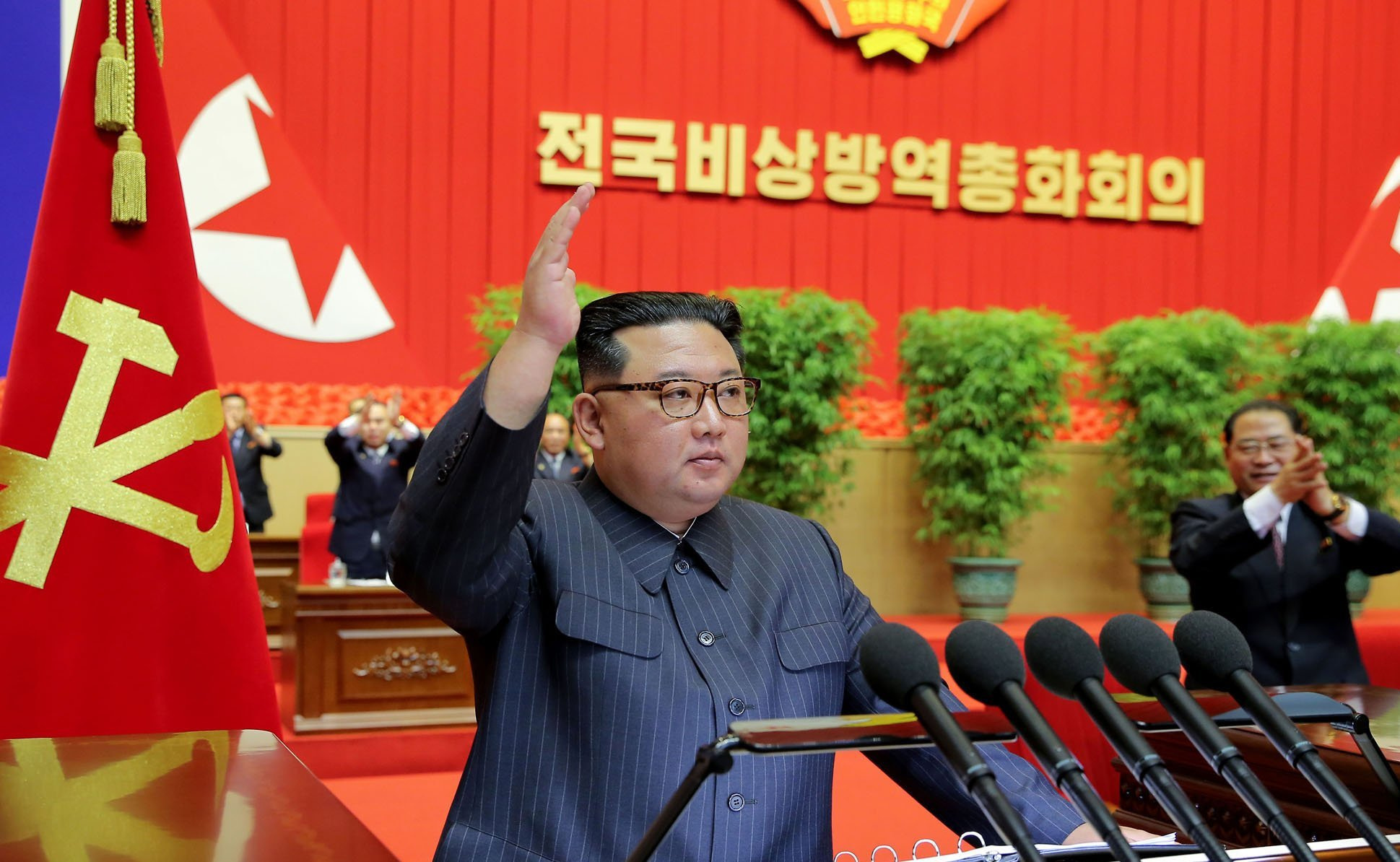 Corea del Norte lanza un dron submarino pensado para "crear un tsunami radioactivo"