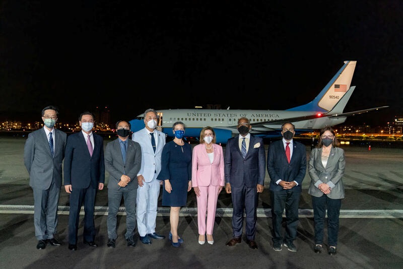Nancy Pelosi aterriza en Taiwán a pesar de las advertencias del Gobierno chino
