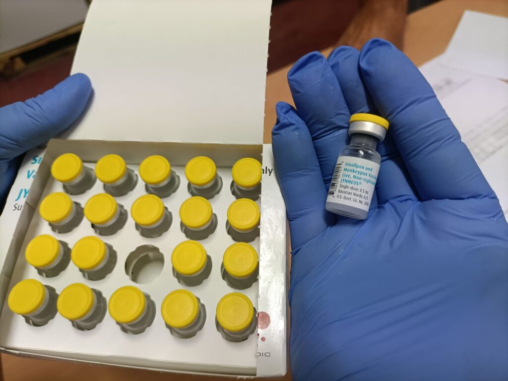 Viales vacuna mono Canarias
