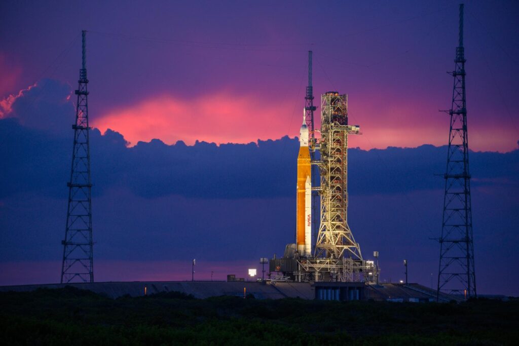 La NASA retrasa el lanzamiento de Artemis I por tormenta tropical