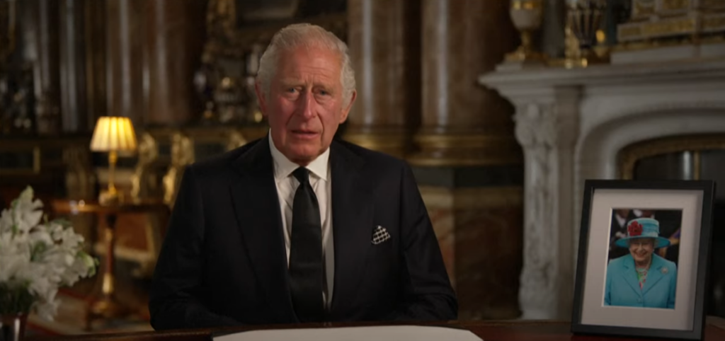 Carlos III renueva su compromiso de servicio a los británicos durante toda su vida