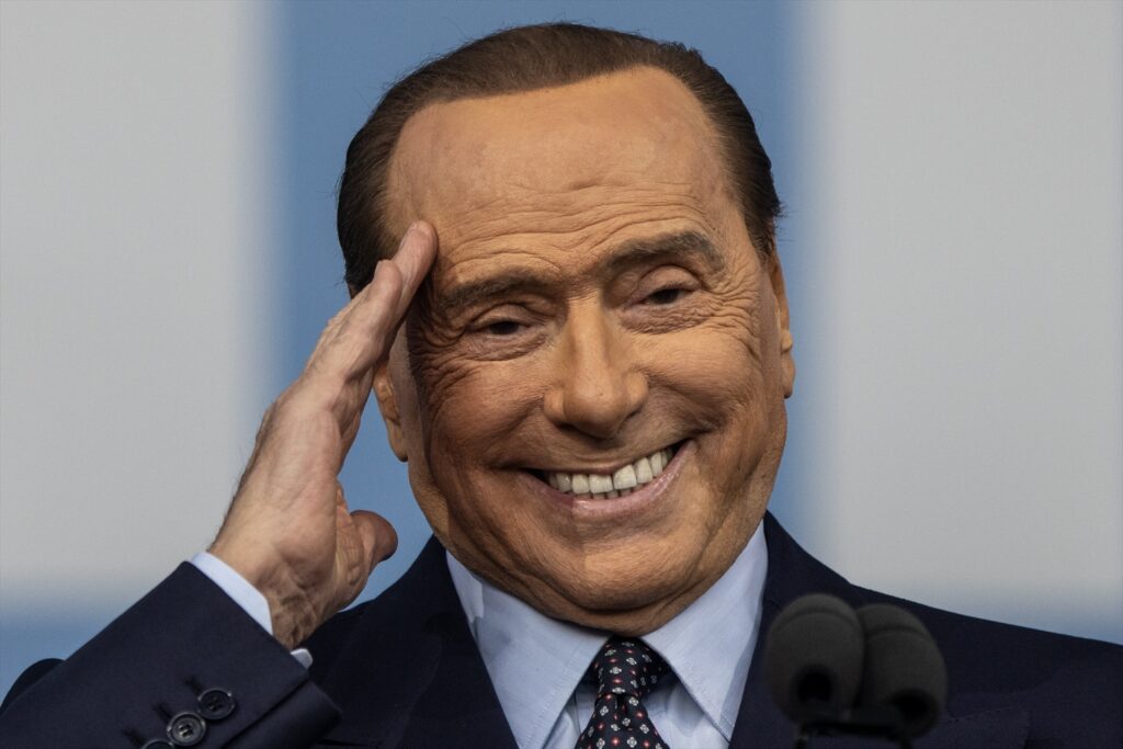 El PPE defiende su apoyo a Ucrania tras palabras de Berlusconi