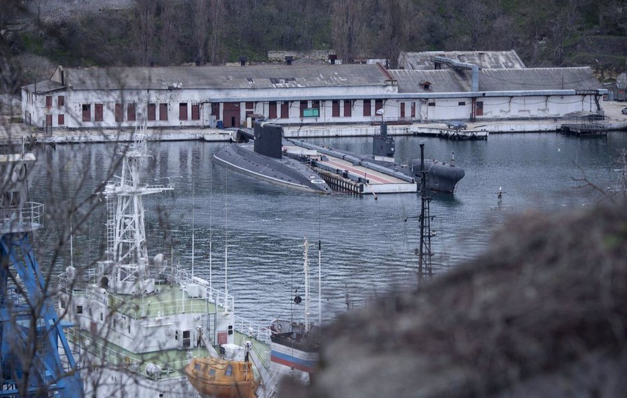 Tropas rusas trasladan submarinos desde Crimea al sur de Rusia
