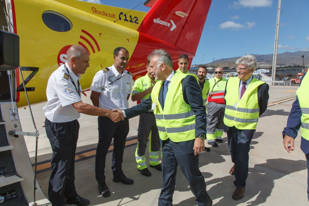 El Gobierno de Canarias presenta el nuevo avión medicalizado del SUC