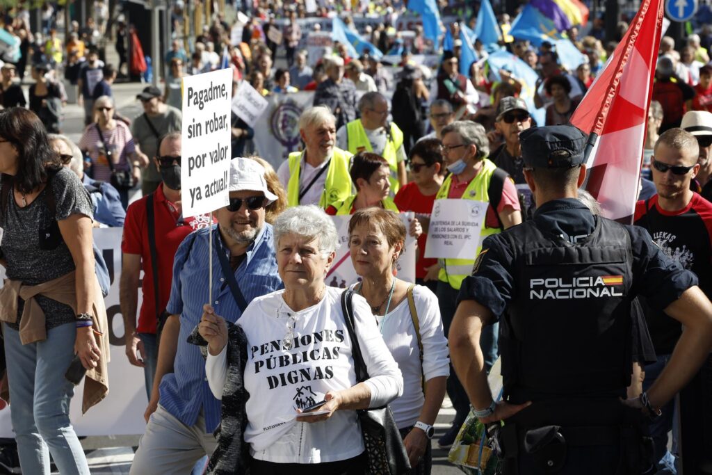 Pensionistas se manifiestan en Madrid por unas pensiones dignas