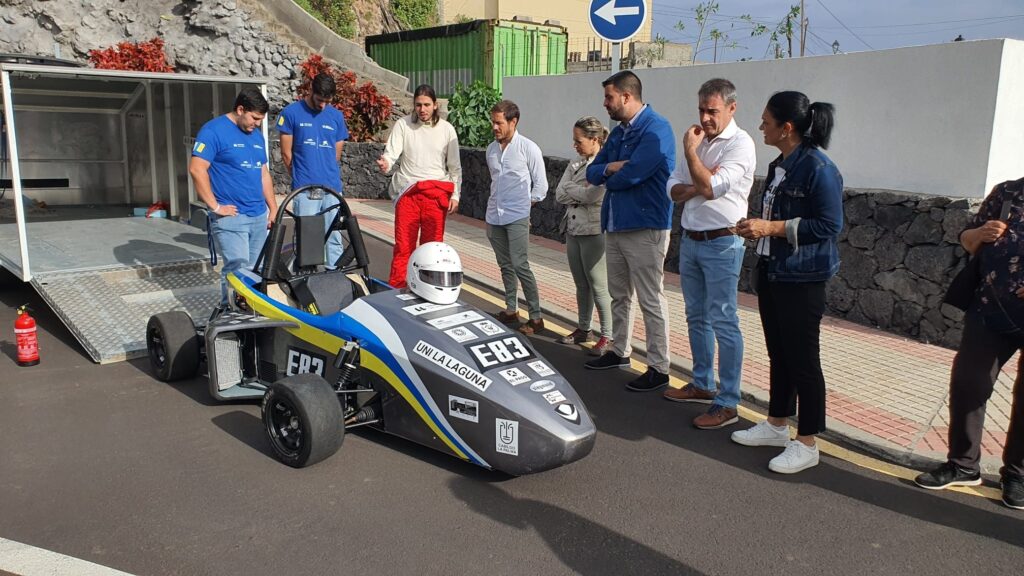 El Cabildo de La Palma presenta un vehículo eléctrico elaborado por alumnos de la ULL