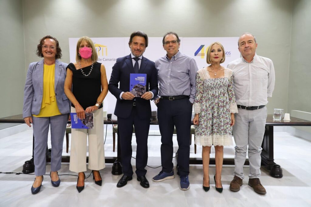 El Parlamento de Canarias acoge la presentación del libro 'Amaziges de Canarias, historia de una cultura'