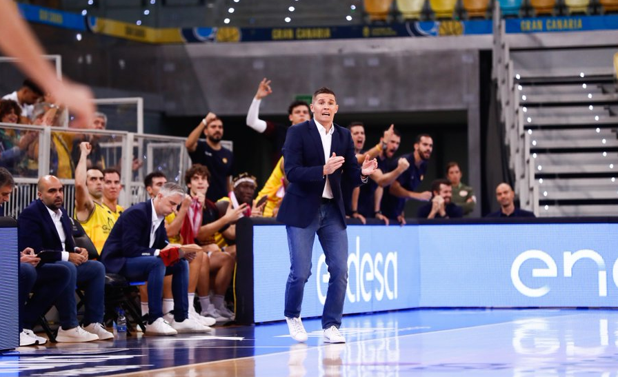 Lakovic solo piensa en el London Lions antes que en el derbi