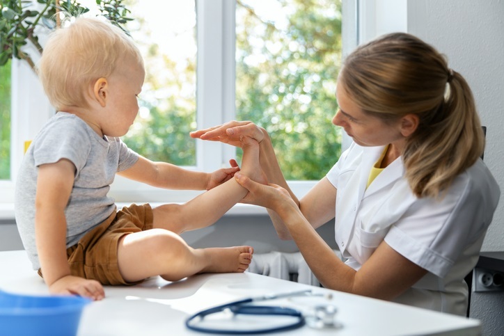 Los pediatras de Tenerife alertan de que la asistencia está "en grave riesgo" ante la falta de especialistas