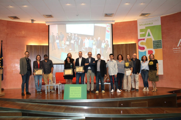 Carlos Padilla, Yaiza Perera y el programa ‘Crónicas’, premios Periodismo Responsable de la Asociación Papageno