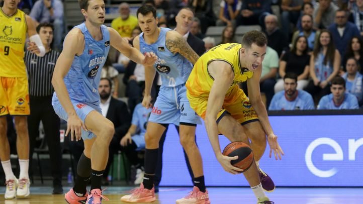 53-71. Gran Canaria se estrena a domicilio ante un desacertado Breogán