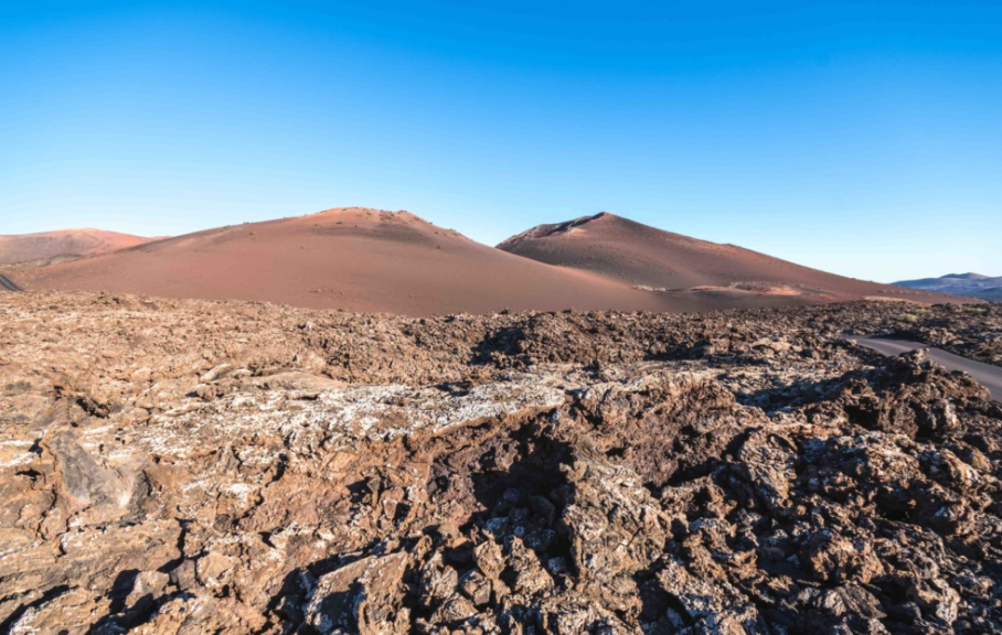 Las lavas de Timanfaya encogen 0,6 cm al año y 3 siglos después siguen enfriando