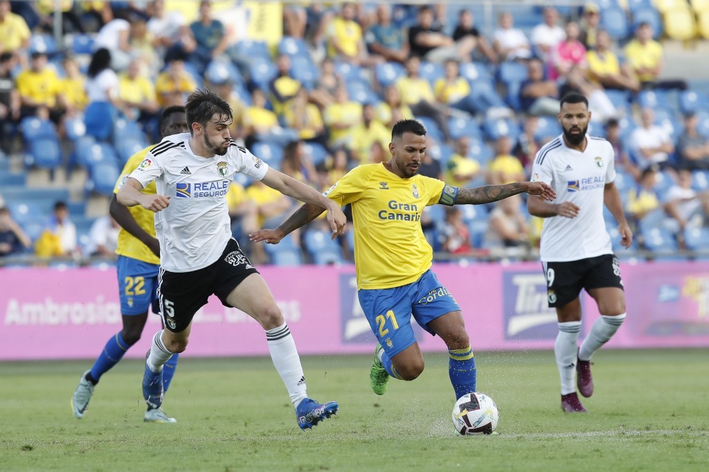 La UD Las Palmas pierde el liderato ante el Burgos CF (0-2)