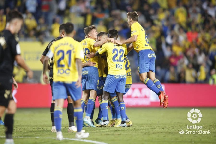 internacional Municipios compromiso La UD Las Palmas derrota 3-1 al CD Tenerife