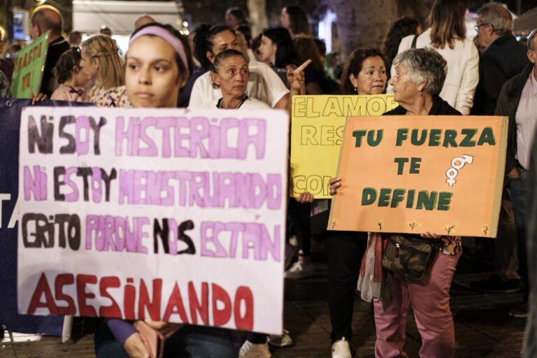 Canarias se manifiesta para reivindicar la eliminación de la violencia de género