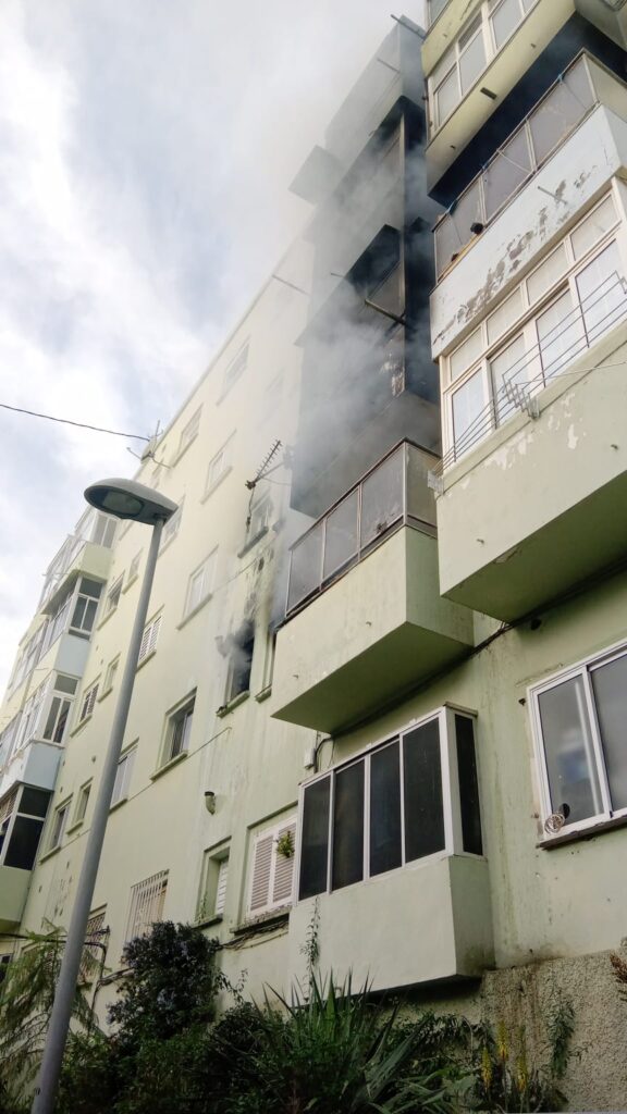 Incendio en una vivienda de Tenerife deja a cinco personas afectadas