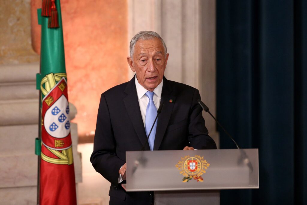 El presidente de Portugal recibe una carta con una bala y le exigen un millón de euros