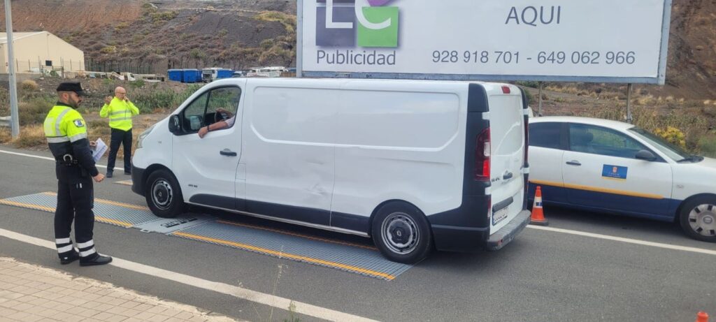 Las Palmas de Gran Canaria se suma a la campaña de la DGT para controlar furgonetas 