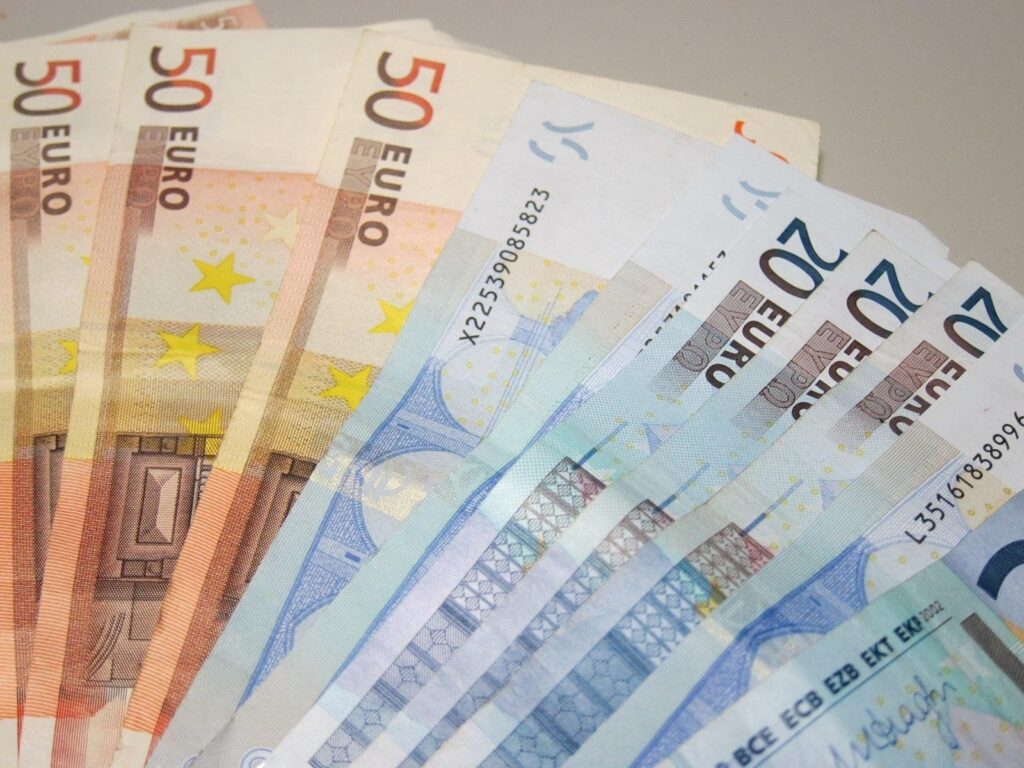 La UE impedirá pagos en efectivo superiores a 10.000 euros
