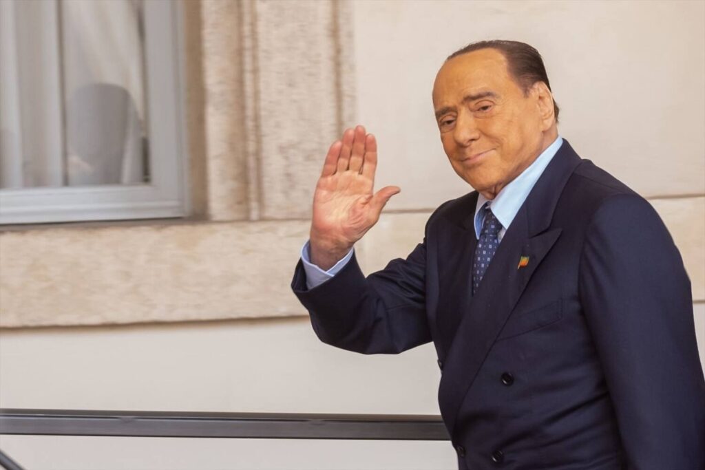 Berlusconi "promete un autobús con prostitutas" a los jugadores del AC Monza