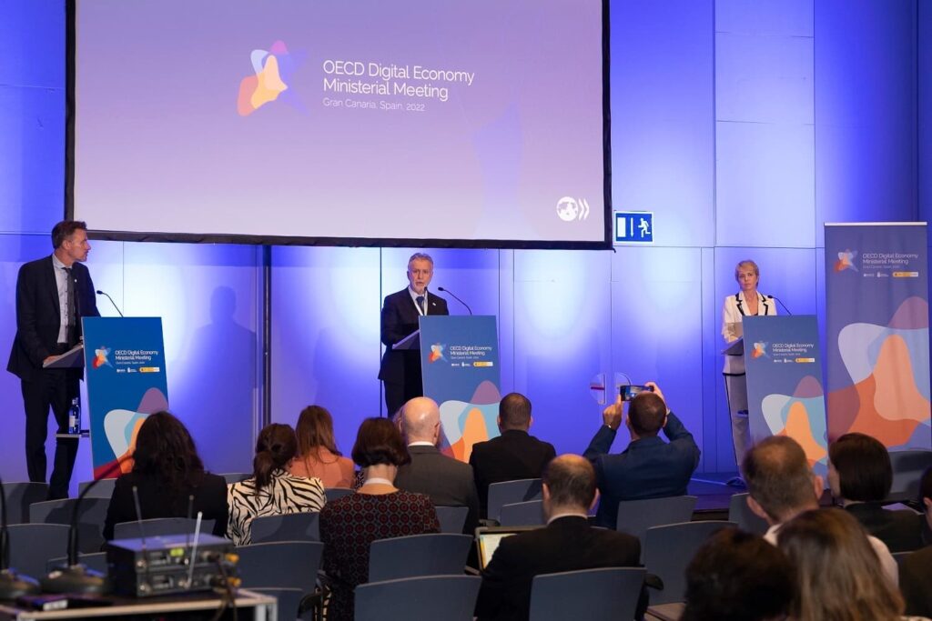 Los países de la OCDE se comprometen a un futuro digital sostenible, inclusivo y de derechos humanos