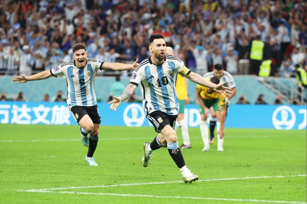 2-1. Messi y J. Álvarez colocan a Argentina en cuartos ante Países Bajos