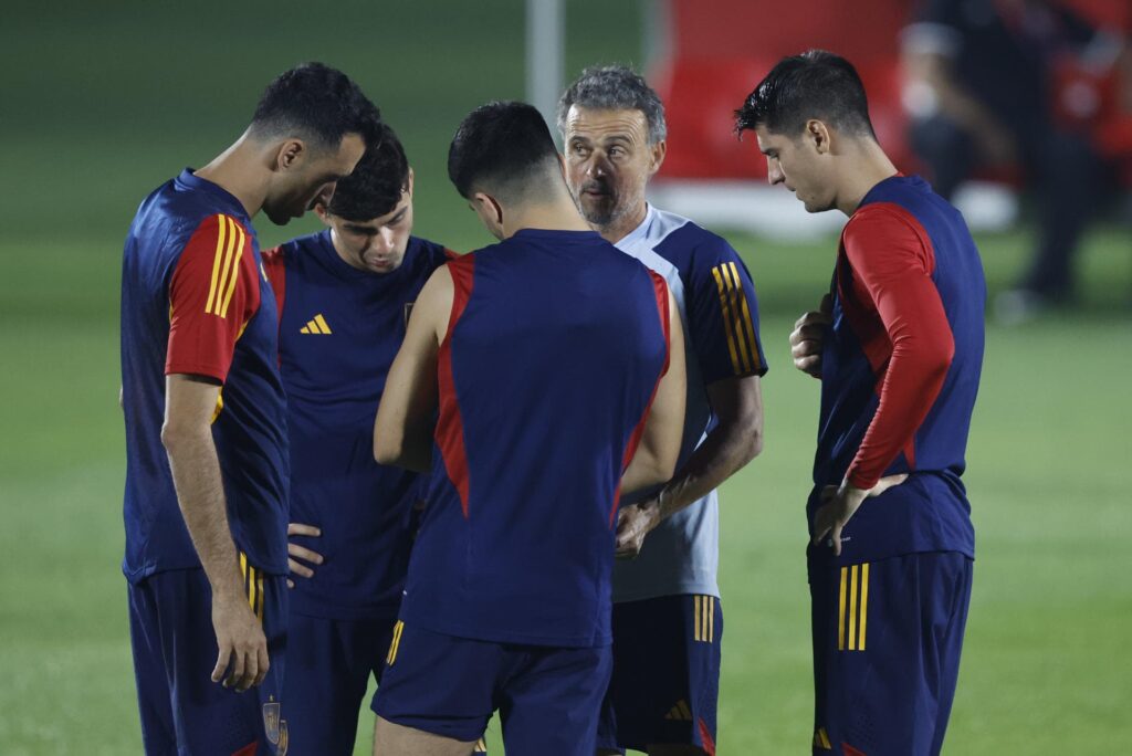 España busca cerrar la clasificación ante la selección de Japón