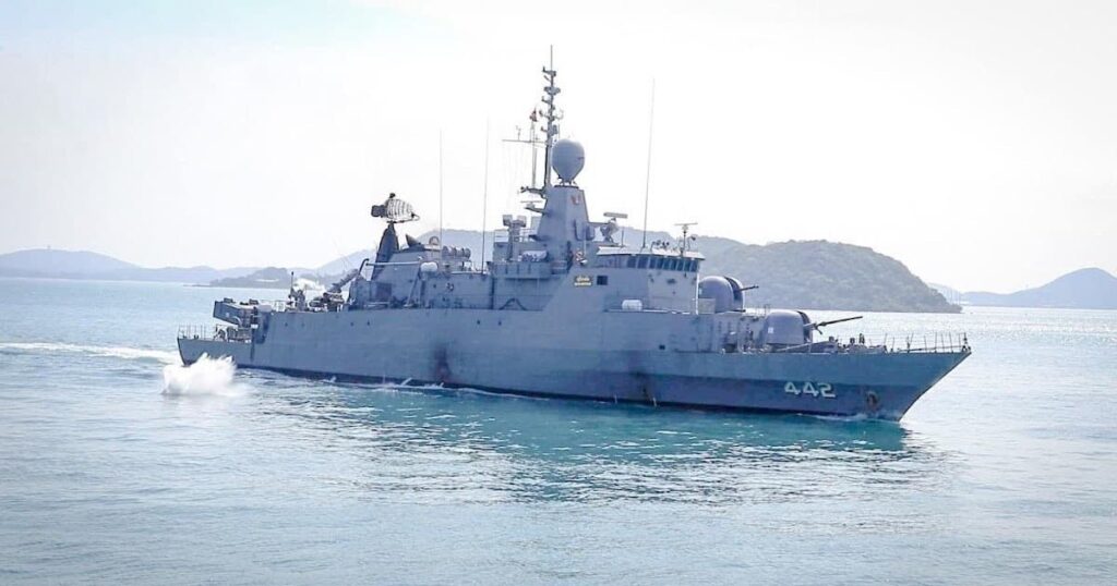 Un muerto y más de 30 desaparecidos por el hundimiento de un barco de la Armada en Tailandia