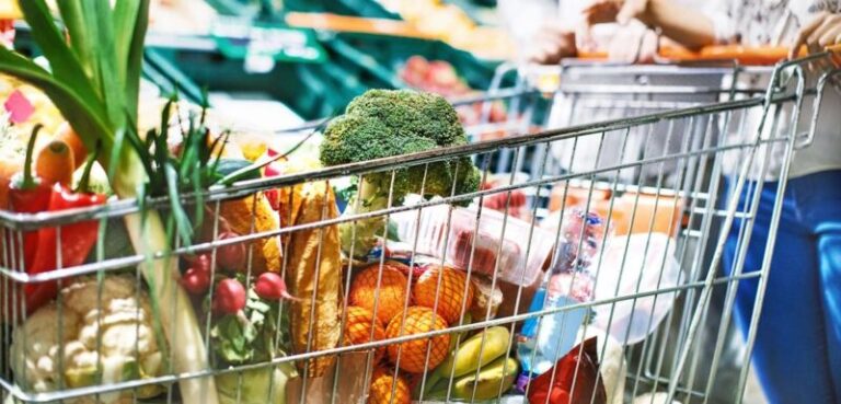 Los precios suben un 4,3% en Canarias y encadenan dos meses de incremento