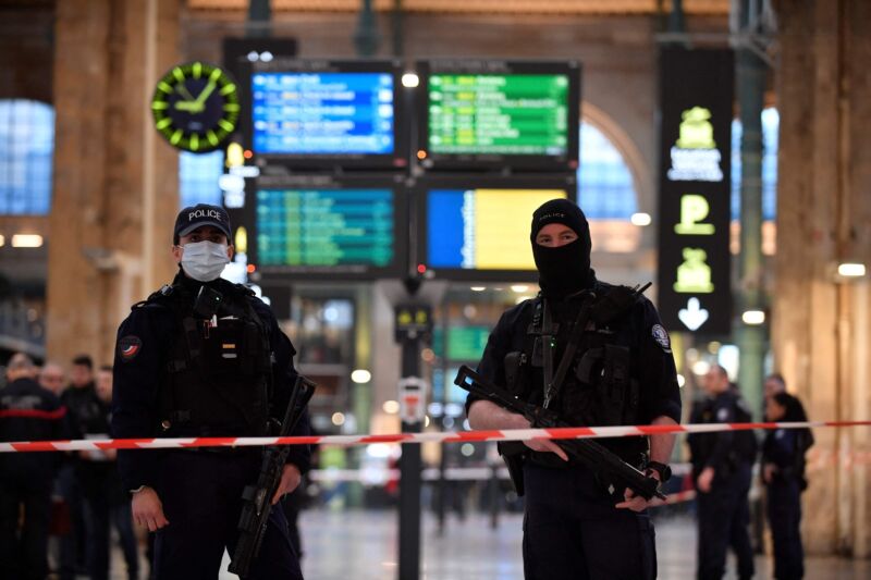 Al menos cinco heridos en un ataque con arma blanca en una estación de tren de París