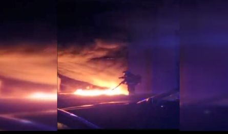 Controlado el incendio en una nave industrial en Breña Baja en La Palma