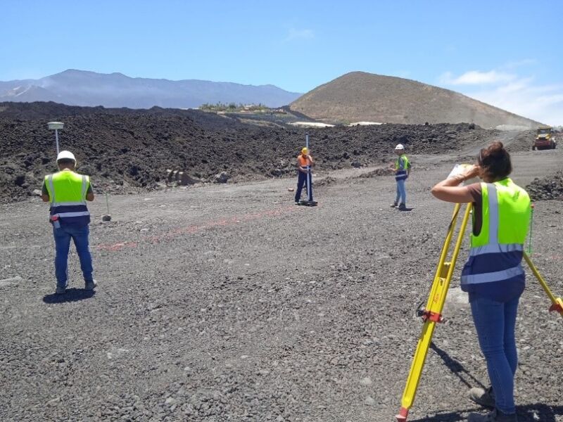 Avanzan las obras de emergencia de la nueva carretera entre Puerto Naos y Tazacorte en la isla de La Palma