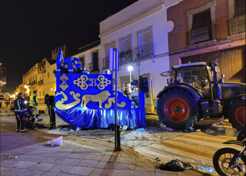 Una mujer fallece y 5 heridos arrollados por una carroza de cabalgata en Marchena (Sevilla)