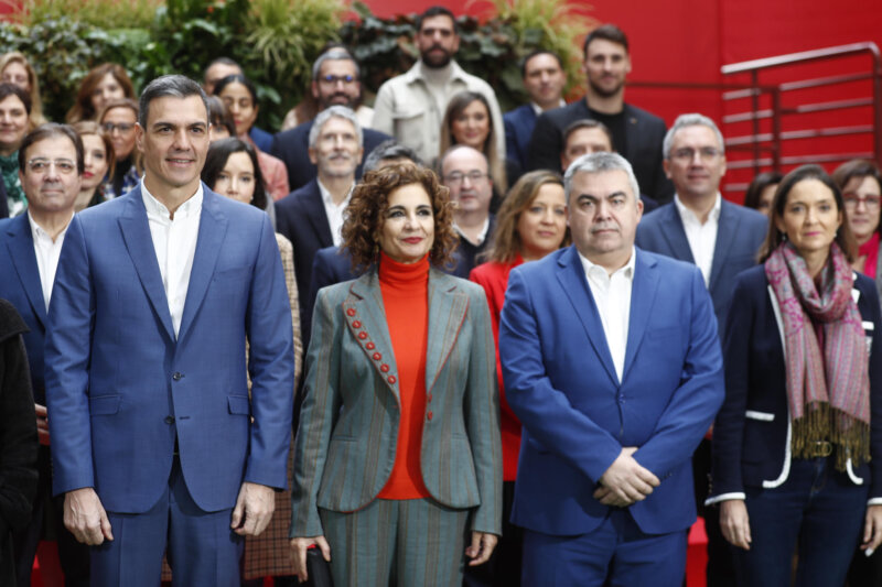 Sánchez reúne a la Ejecutiva y ministros del PSOE ante el año electoral
